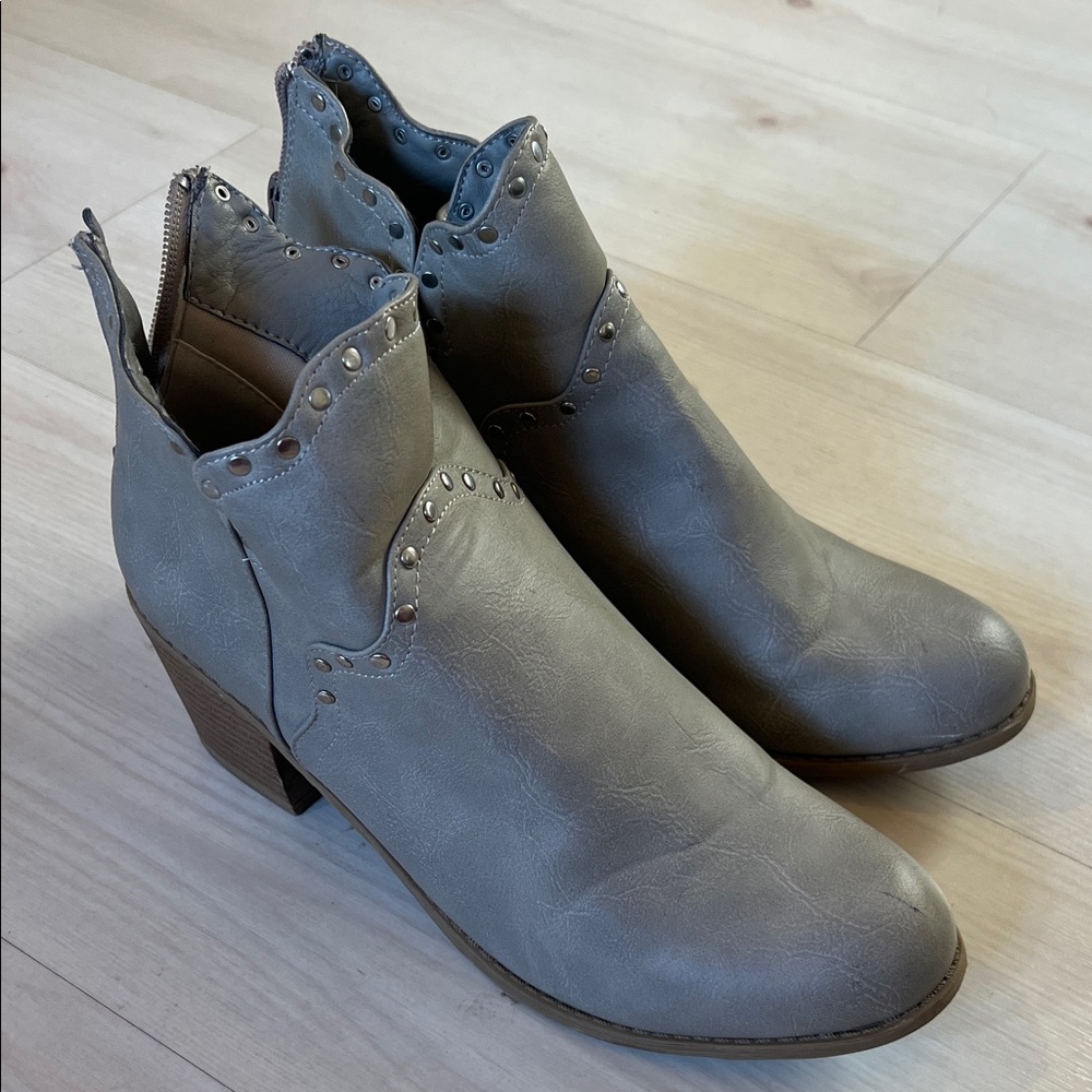 Elegant Studded Gray Ankle Booties